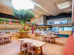 “Outside In” Kitchen / Cafe restaurant